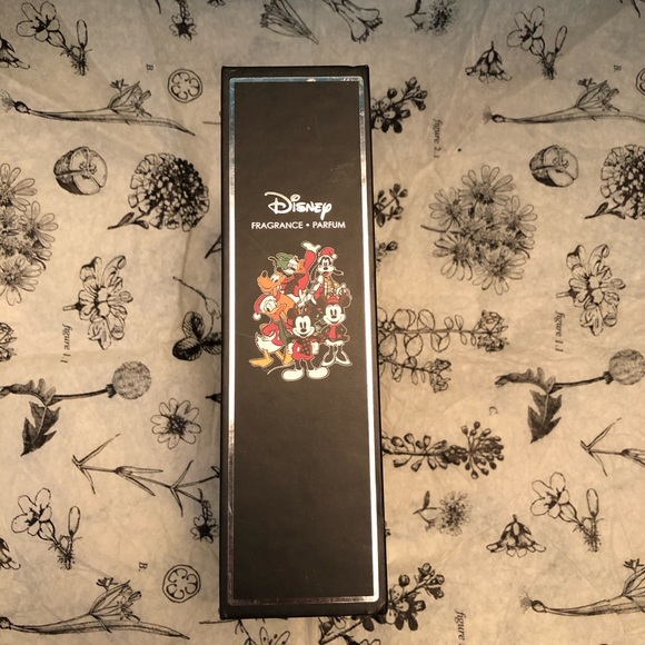 Disney Torrid Mickey and Friends Holiday - Picture 5 of 5